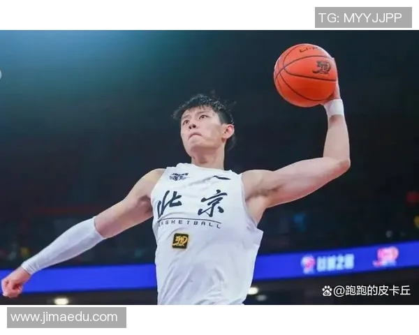 NBA篮网队正式签约中国篮球新星曾凡博开启国际化新篇章