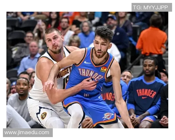 霍姆格伦媒体日首次亮相雷霆新星定制KD6战靴引发社交媒体热潮