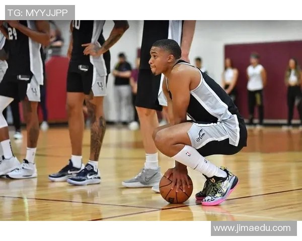 效率极高！凯尔登-约翰逊6投5中砍下11分5篮板2助攻 正负值+10