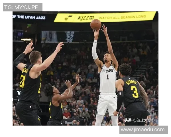 是进攻犯规！马穆压哨造犯规顶到塞克斯顿下体 黄蜂挑战成功